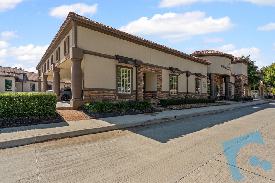23 Mission Ln, Colleyville, TX à vendre - Photo du bâtiment - Image 2 de 17