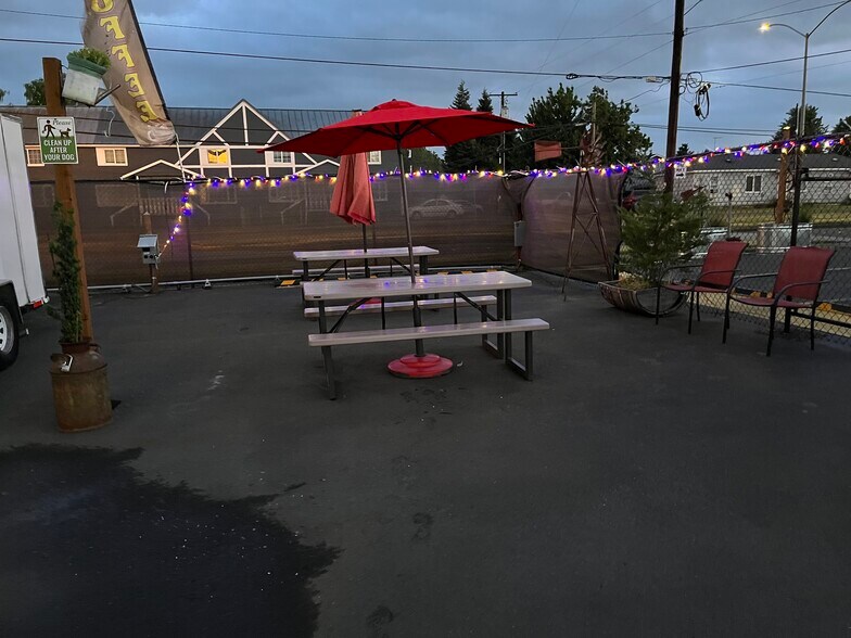 411 Oregon Way - Food Truck Pad portefeuille de 2 propriétés à vendre sur LoopNet.ca - Photo du bâtiment - Image 3 de 23