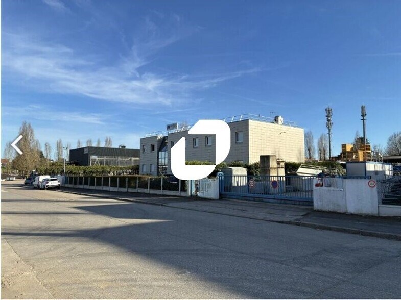 Rue Du Docteur Schweitzer, Morangis for lease - Building Photo - Image 1 of 9