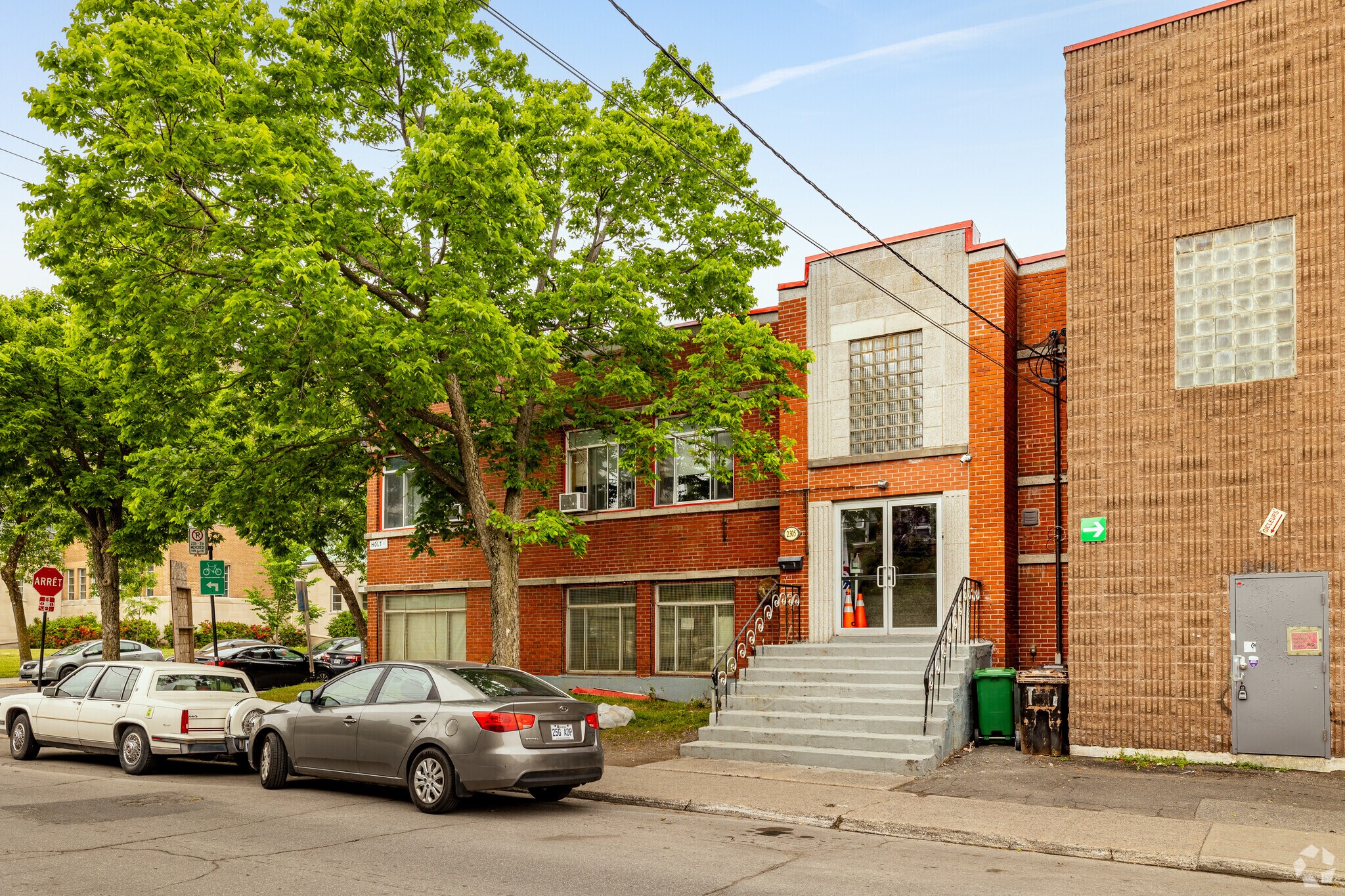 2424 Rue Des Carrières, Montréal, QC à louer Photo principale- Image 1 de 28