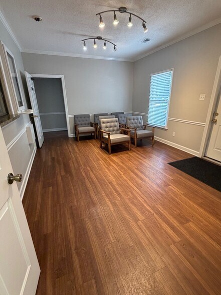 2004 Exeter Rd, Germantown, TN à vendre - Photo du bâtiment - Image 3 de 6
