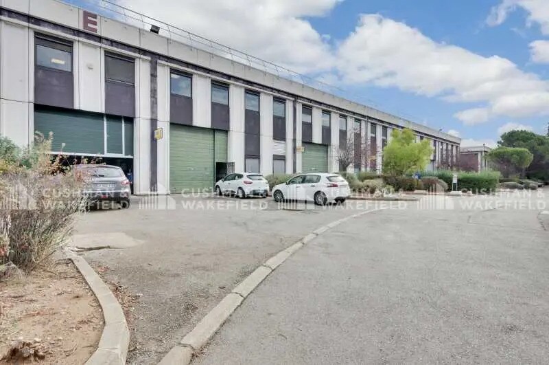 Flex dans Vitrolles à louer - Photo du bâtiment - Image 2 de 8