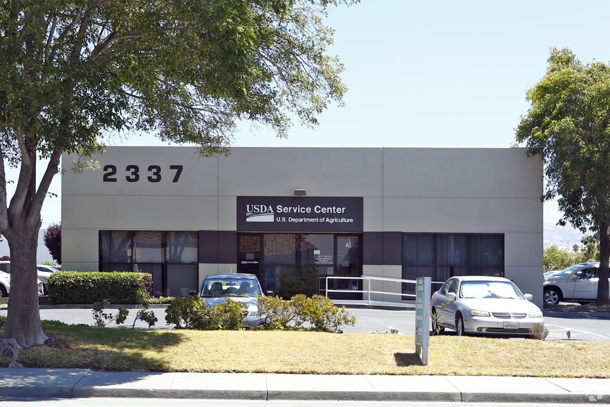 2337 Technology Pky, Hollister, CA for lease - Building Photo - Image 3 of 4