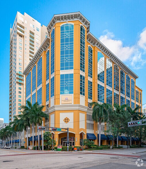 300 SE 2nd St, Fort Lauderdale, FL à louer - Photo du bâtiment - Image 3 de 7