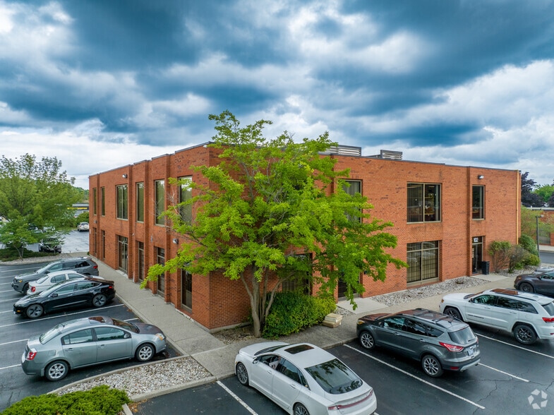 2321 Fairview St, Burlington, ON for lease - Building Photo - Image 2 of 8