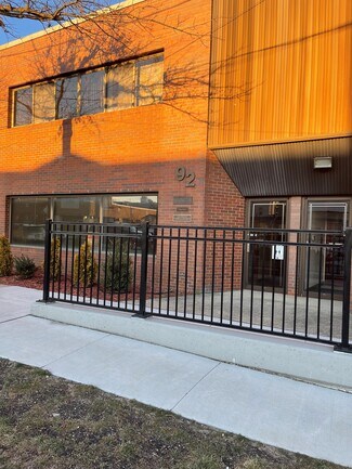 Plus de détails pour 90 Willis Ave, Mineola, NY - Bureau à louer