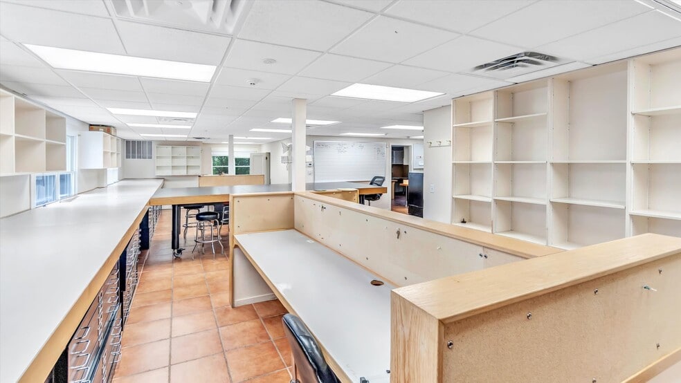 921 County Road 39, Southampton, NY for sale - Interior Photo - Image 2 of 32