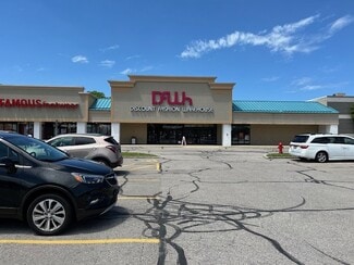 Plus de détails pour 7900 Plaza Blvd, Mentor, OH - Commerce de détail à louer
