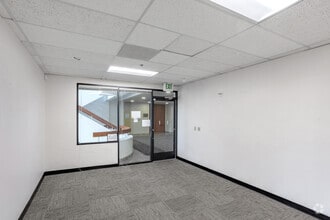 97 E Brokaw Rd, San Jose, CA à louer Photo intérieure- Image 2 de 6