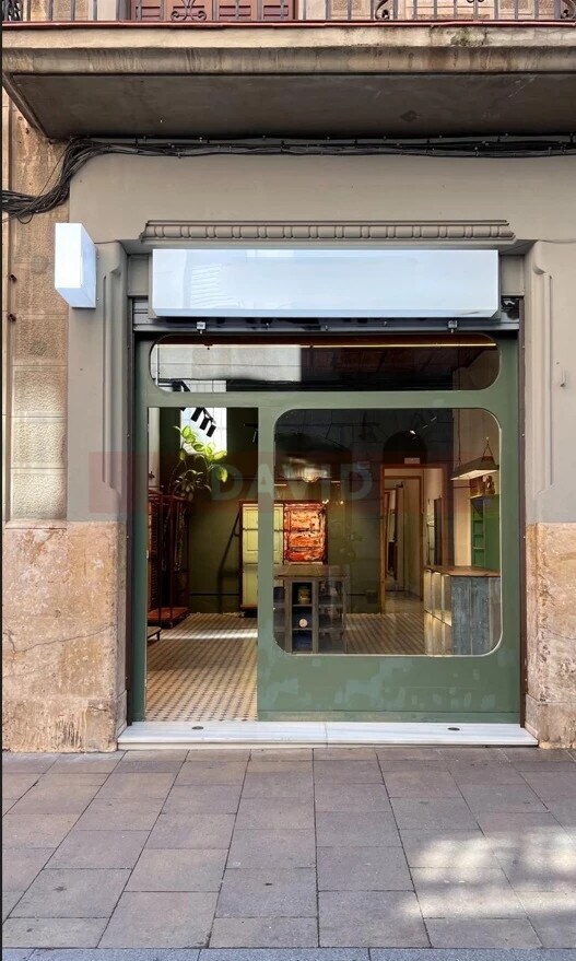 Retail in Barcelona, Barcelona for lease Building Photo- Image 1 of 3
