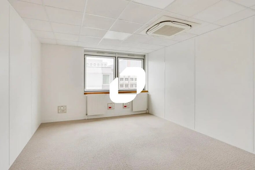 Office in Fontenay-sous-Bois for lease - Interior Photo - Image 3 of 12