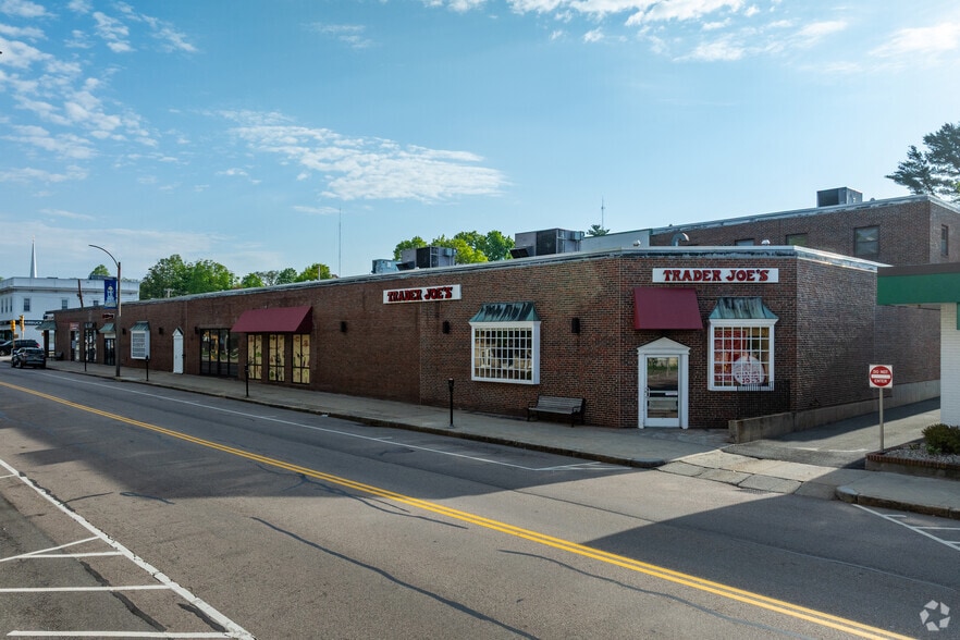 922-958 Highland Ave, Needham, MA for lease - Building Photo - Image 3 of 4