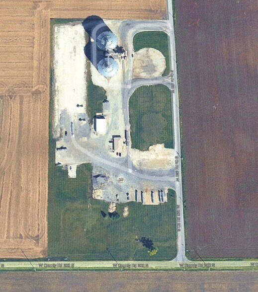 2906 S County Road 930 W, Frankfort, IN à louer - Photo du bâtiment - Image 1 de 3