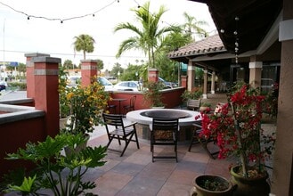 1638 SE Federal Hwy, Stuart, FL for lease Building Photo- Image 2 of 2