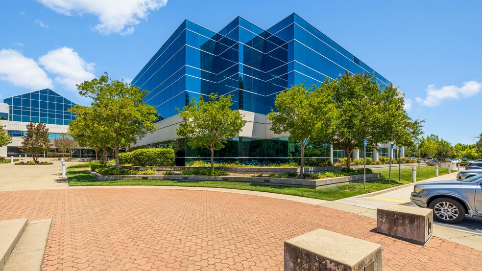 3017 Douglas Blvd, Roseville, CA for lease - Building Photo - Image 2 of 15