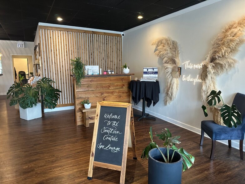 72-96 Orchard Park Dr, Greenville, SC for lease - Building Photo - Image 2 of 9