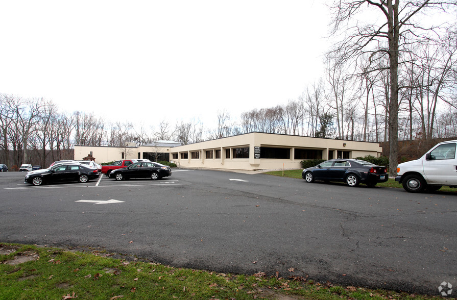 984 Southford Rd, Middlebury, CT for lease - Building Photo - Image 2 of 15