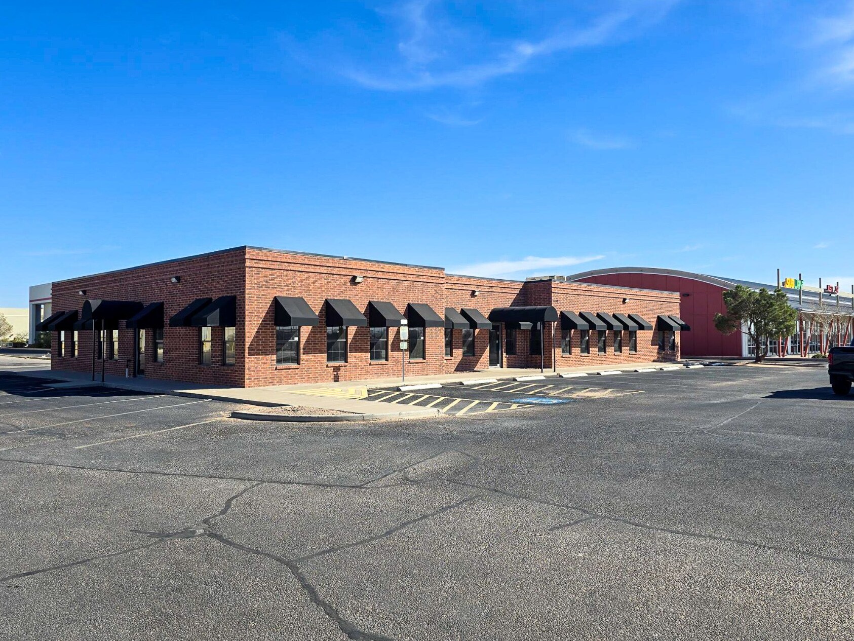 7108 Airport Rd, El Paso, TX à louer Photo du bâtiment- Image 1 de 2