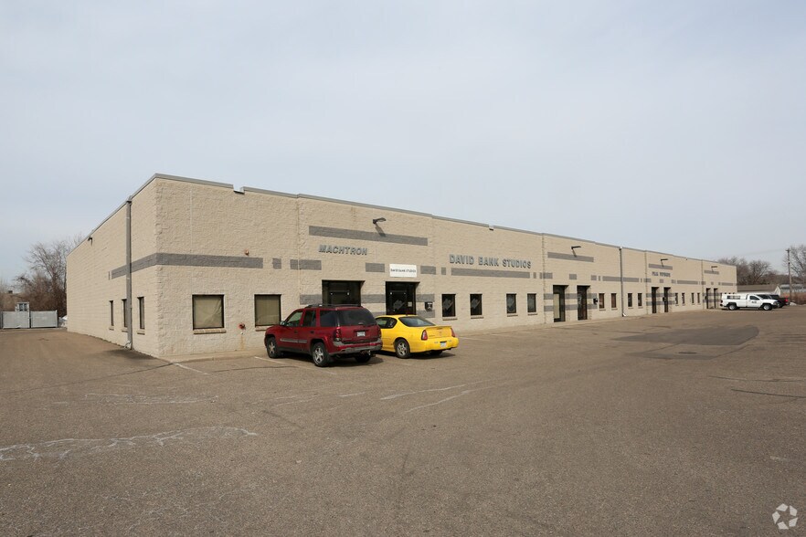 1290 Osborne Rd NE, Fridley, MN for lease - Building Photo - Image 2 of 10