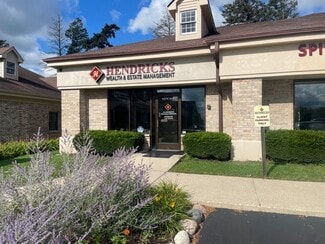 Plus de détails pour 650 Spring Hill Ring Rd, West Dundee, IL - Bureau à louer