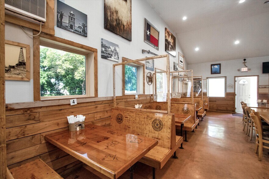 3710 Waterwood Pass, Elmendorf, TX à vendre - Photo intérieure - Image 3 de 41