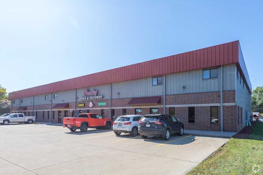 6250 NW Beaver Dr, Johnston, IA for lease - Building Photo - Image 3 of 10