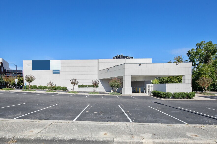 200 Green St, Fayetteville, NC for lease - Building Photo - Image 2 of 28