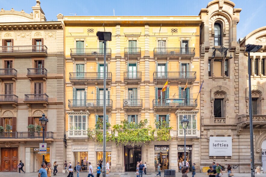 Office in Barcelona, Barcelona for lease - Primary Photo - Image 1 of 2