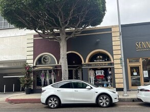 363-371 N Camden Dr, Beverly Hills, CA à louer Photo du bâtiment- Image 2 de 5