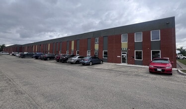 103 Paramount Rd, Winnipeg, MB for lease Building Photo- Image 1 of 9