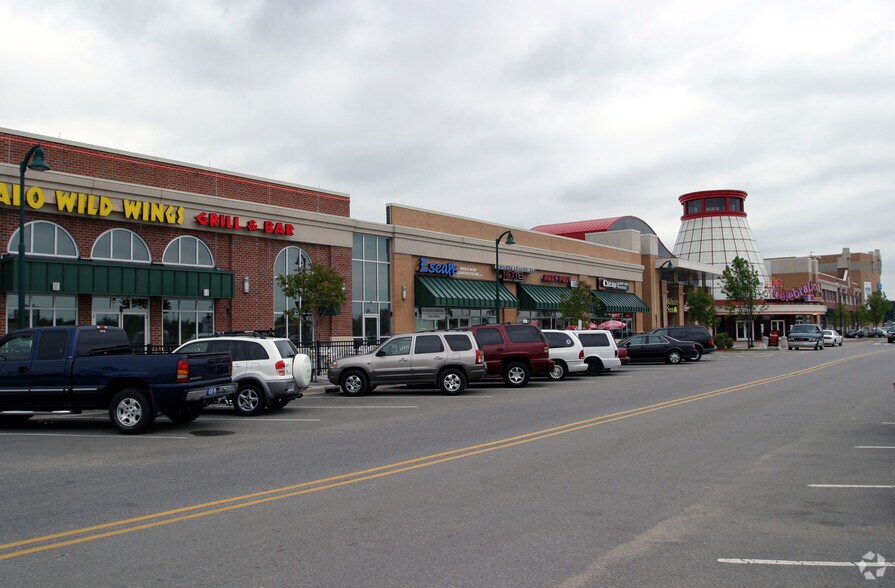 2121 NE Celebration Ave, Grand Rapids, MI à louer - Photo du bâtiment - Image 2 de 11