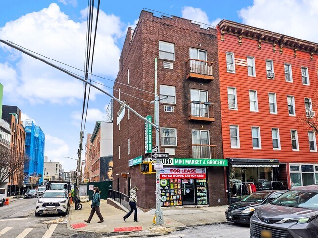 More details for 127 Bedford Ave, Brooklyn, NY - Office/Medical for Lease