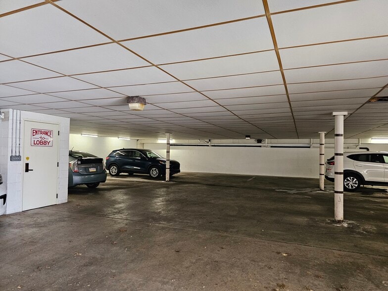 1108 E Chocolate Ave, Hershey, PA à vendre - Photo du bâtiment - Image 3 de 47
