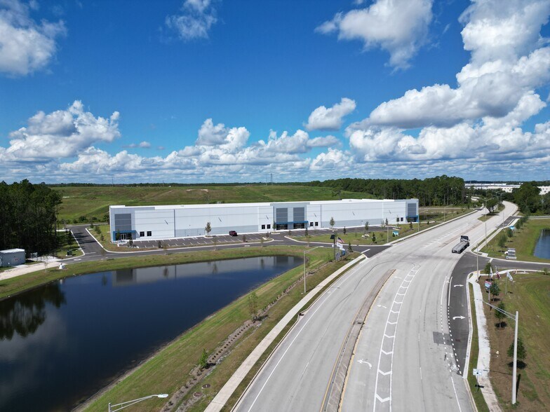 9388 Pritchard Rd, Jacksonville, FL à louer - Photo du bâtiment - Image 3 de 15