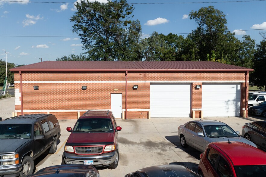 500 E. Tyler St, Athens, TX for sale - Building Photo - Image 2 of 10