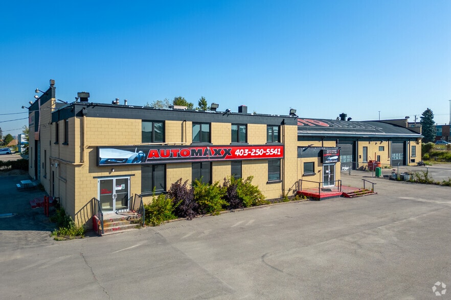 4914 6th St NE, Calgary, AB à vendre - Photo du bâtiment - Image 1 de 7
