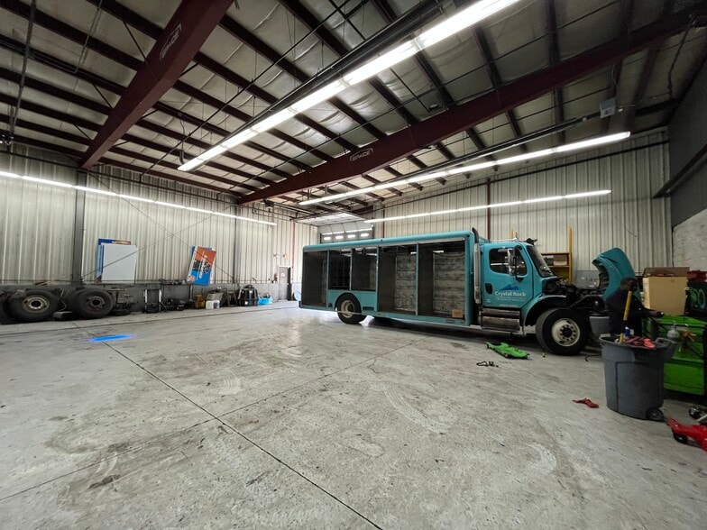 70 1st St, E Bridgewater, MA for lease - Interior Photo - Image 3 of 15