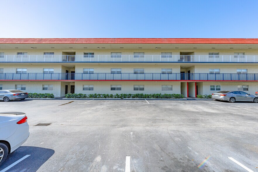 5820 NW 17th Plz, Sunrise, FL for sale - Building Photo - Image 2 of 28
