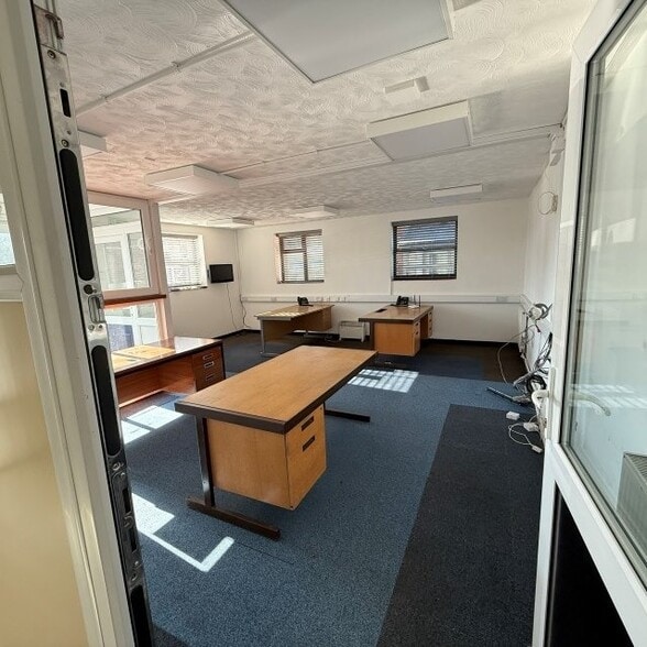 Base Business Park, Woodbridge for lease - Interior Photo - Image 3 of 4