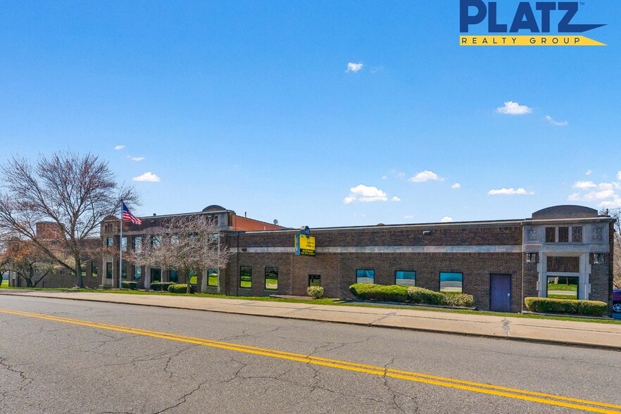 1900 Hubbard Rd, Youngstown, OH for lease - Building Photo - Image 1 of 21