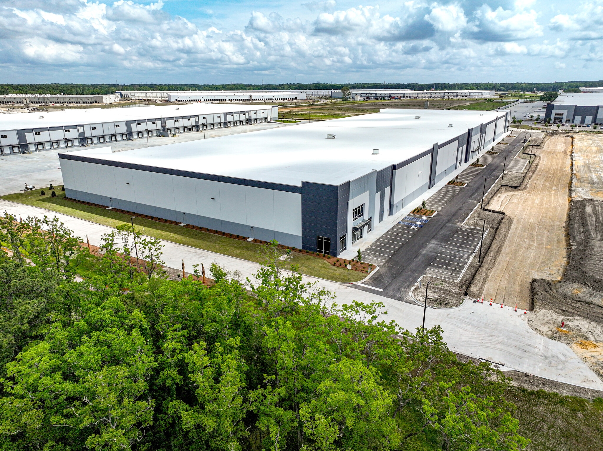 Warehouse Dr, Savannah, GA for lease Building Photo- Image 1 of 3