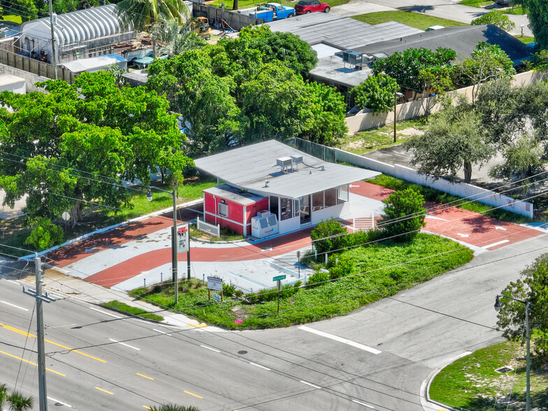 1116 Hypoluxo Rd, Lake Worth, FL for sale - Building Photo - Image 1 of 4