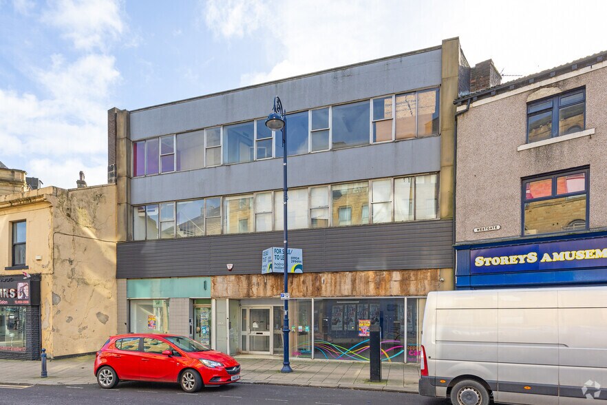 25-27 Westgate, Dewsbury à vendre - Photo du bâtiment - Image 2 de 2