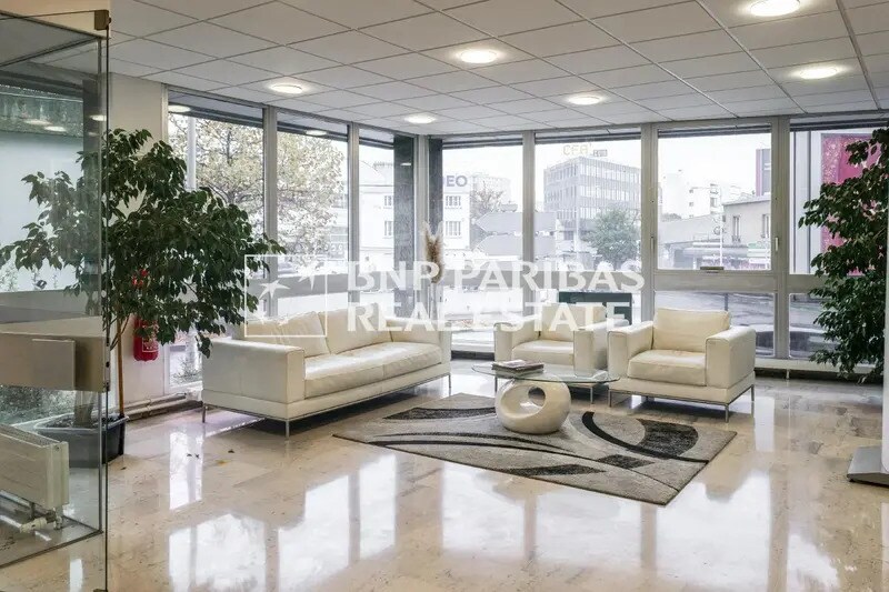 Bureau dans Bagnolet à louer - Hall d’entrée - Image 2 de 10