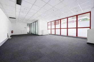 16-24 Rue Cabanis, Paris for lease Building Photo- Image 1 of 7