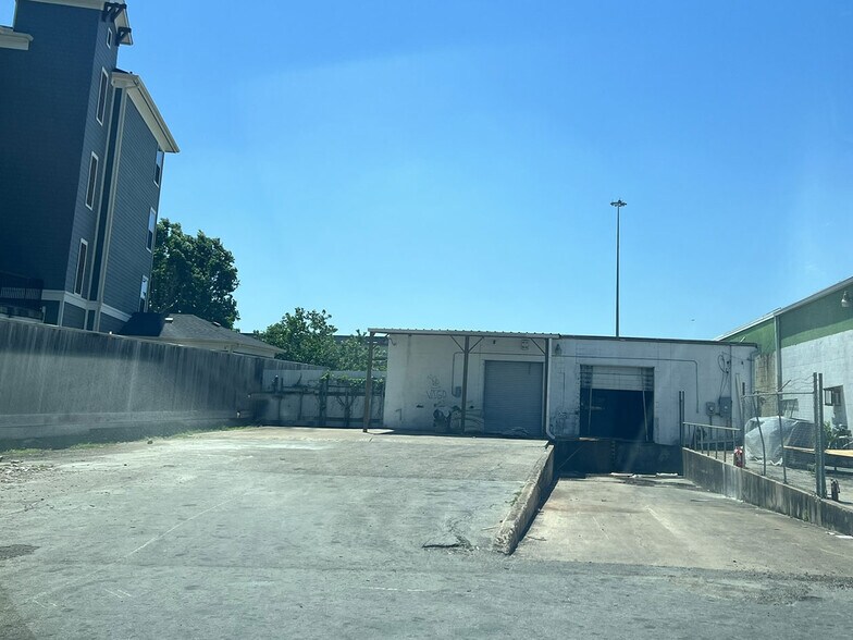 3409 Gulf Fwy, Houston, TX à vendre - Photo du bâtiment - Image 3 de 16