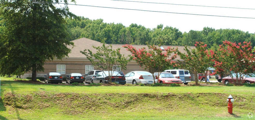 1840 Pineview Dr, Columbia, SC for sale - Building Photo - Image 3 of 5