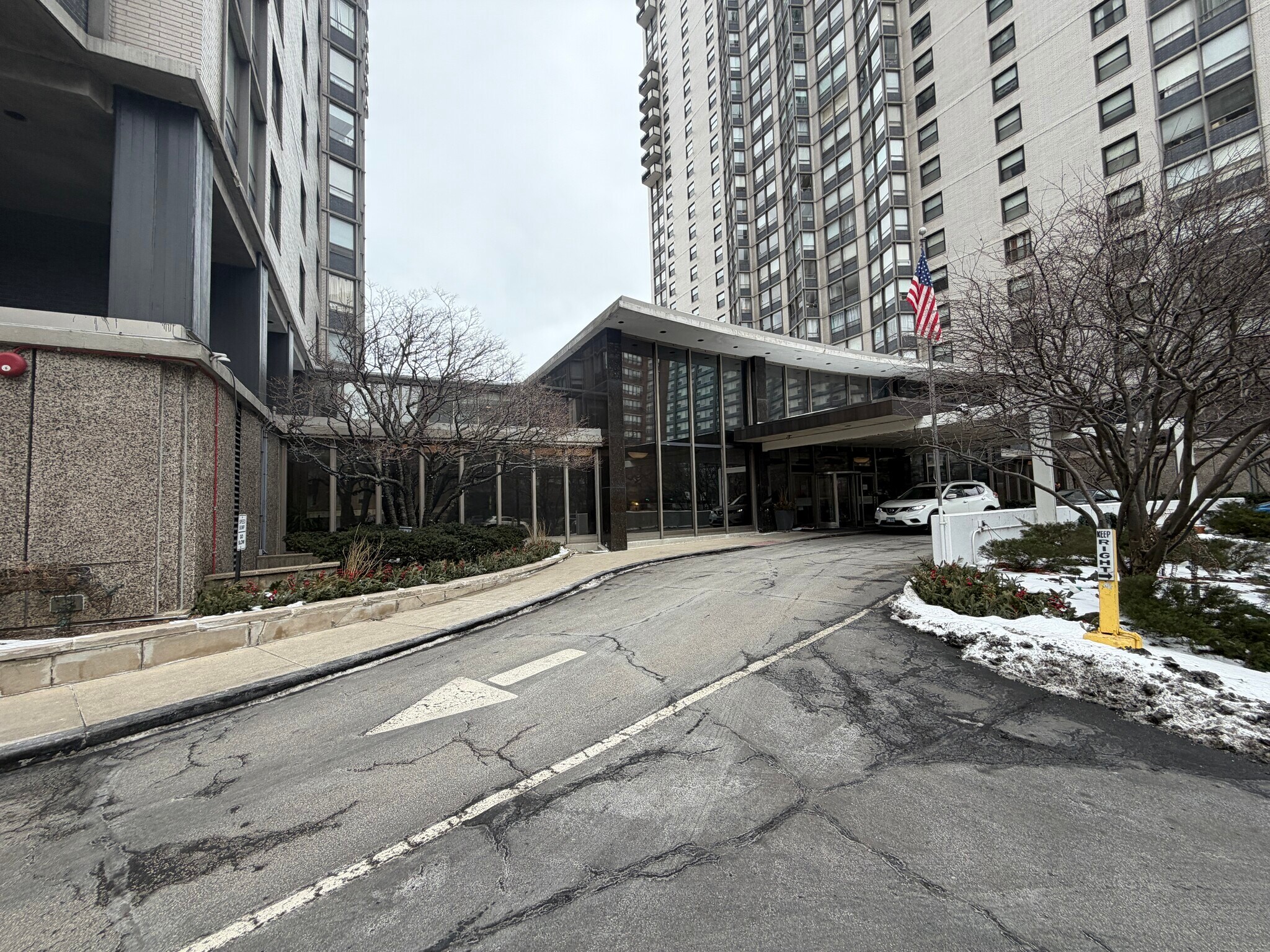 5701 N Sheridan Rd, Chicago, IL à louer Photo intérieure- Image 1 de 6