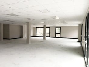 Office in Tarare for lease Building Photo- Image 2 of 13