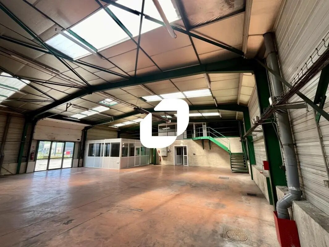 Office in Arnas for lease Interior Photo- Image 1 of 14